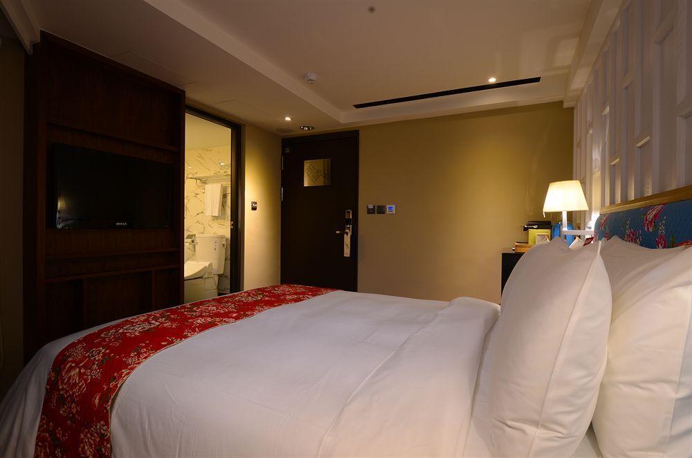 Reddot Hotel Тайчжун Екстер'єр фото