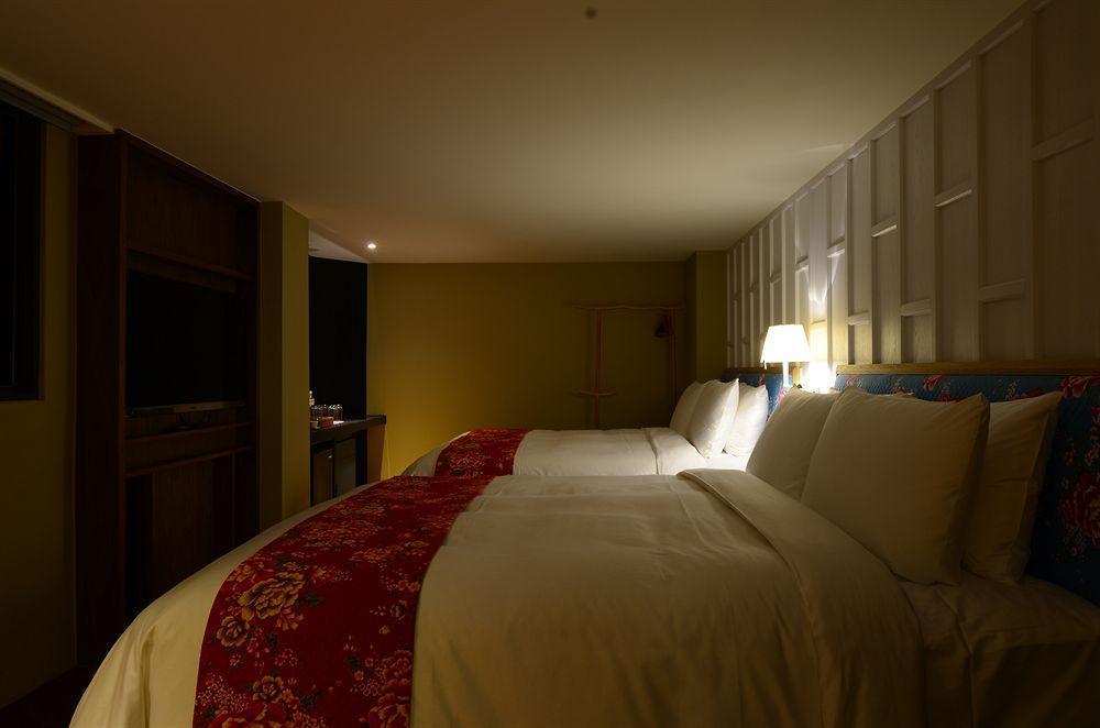 Reddot Hotel Тайчжун Екстер'єр фото