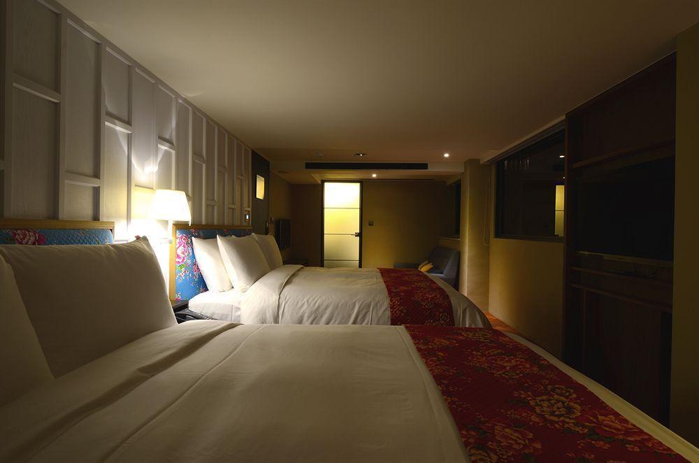 Reddot Hotel Тайчжун Екстер'єр фото