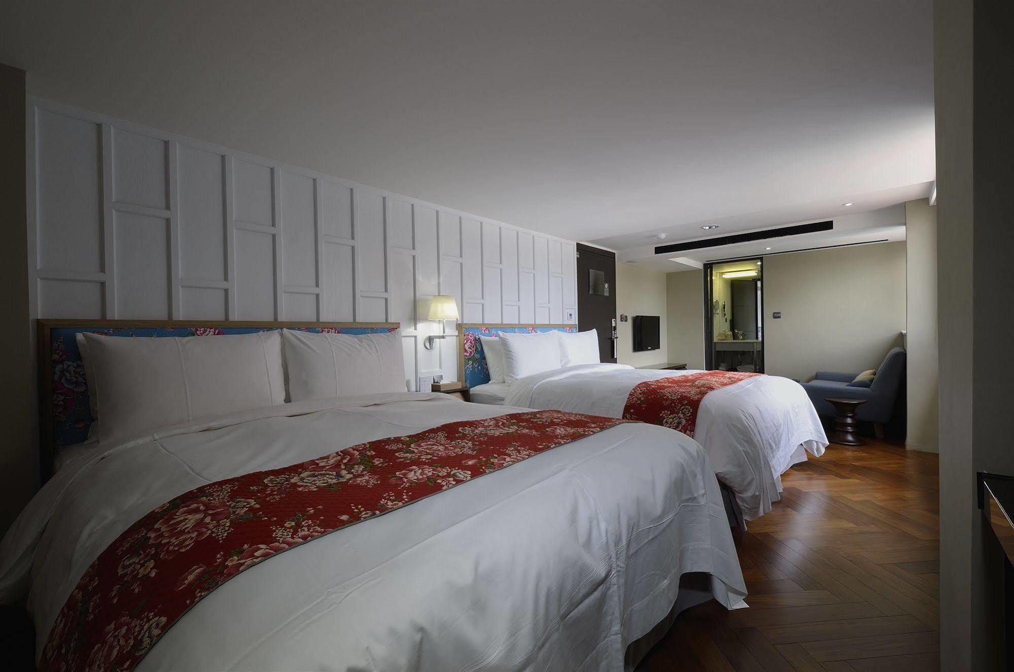 Reddot Hotel Тайчжун Екстер'єр фото