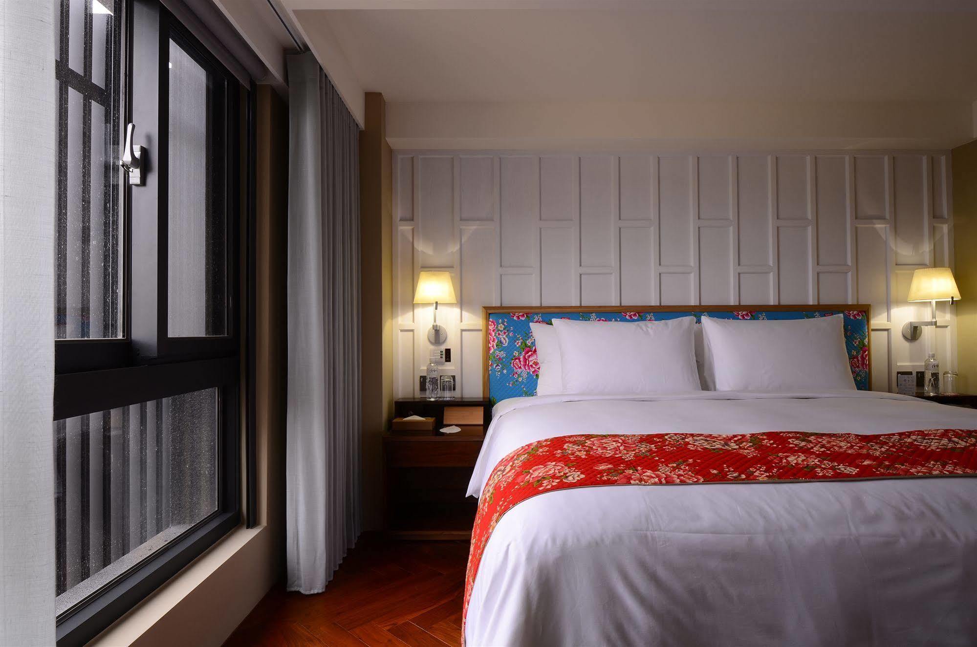 Reddot Hotel Тайчжун Екстер'єр фото